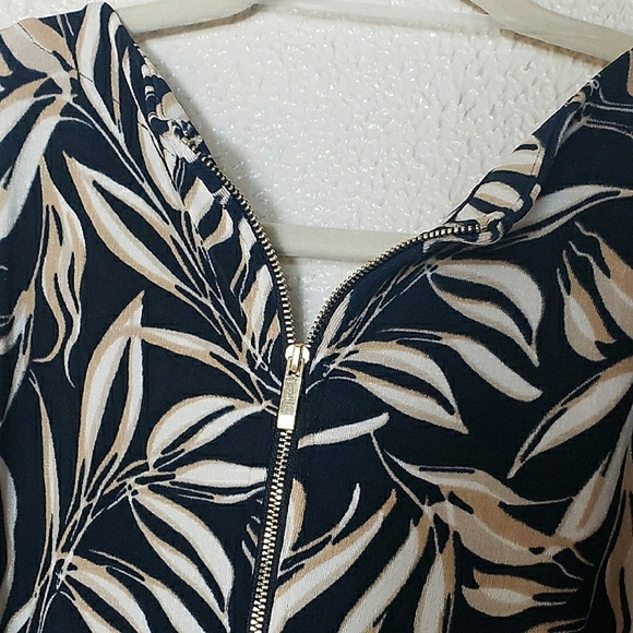 NWT Chico's Travelers Leaf Jumpsuit Short Sleeve Tie Waist Navy Cream Tropical - Picture 10 of 17